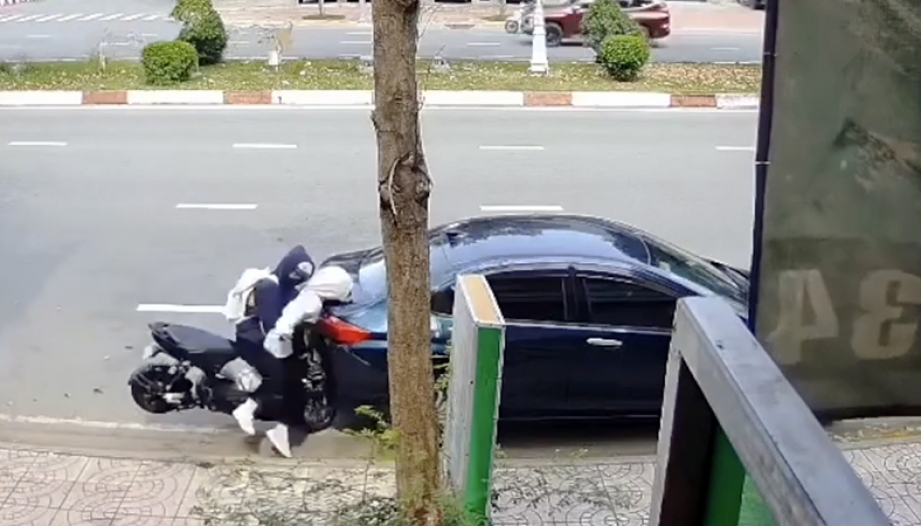 Clip TNGT: Vì sao nên đưa học lái xe vào nhà trường như một môn học bắt buộc