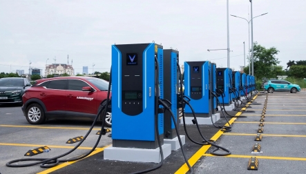 Xe điện VinFast sắp hưởng lợi với 99 trạm sạc tốc độ cao trên các tuyến đường quốc lộ trọng yếu