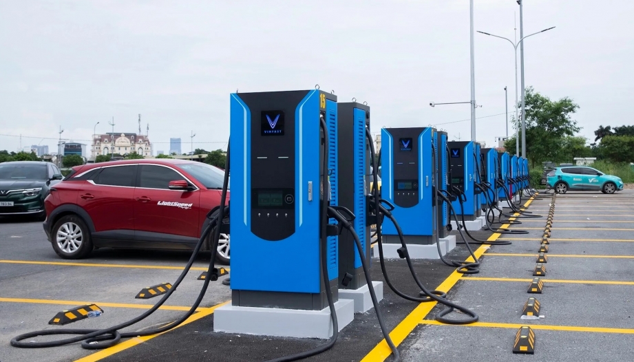 Xe điện VinFast sắp hưởng lợi với 99 trạm sạc tốc độ cao trên các tuyến đường quốc lộ trọng yếu