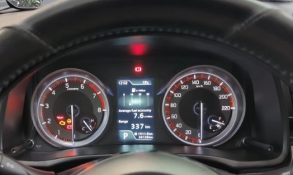 Xe Suzuki XL7 cảnh báo bằng âm thanh kéo dài là sao nhỉ?