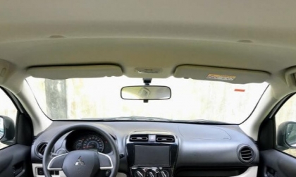 Các bác tư vấn giúp vấn đề đèn trần của Mitsubishi Attrage với ạ!