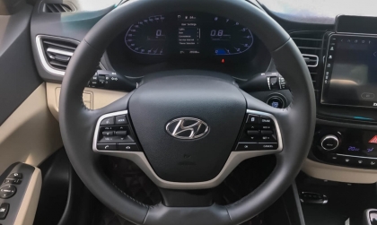 Vô lăng xe Hyundai Accent kêu cạch cạch là lỗi gì thế?