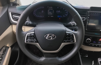 Vô lăng xe Hyundai Accent kêu cạch cạch là lỗi gì thế?