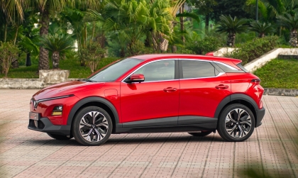 Vinfast vf6 bị lỗi lên xuống kính thì khắc phục sao?