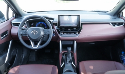 Vì sao đi xe Corolla Cross lại ù tai thế?