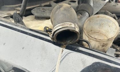 Xin tư vấn về vấn đề mùi dầu của Ford Ranger