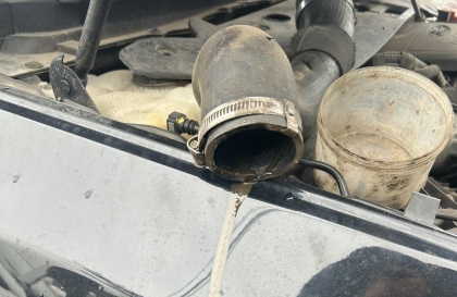 Xin tư vấn về vấn đề mùi dầu của Ford Ranger