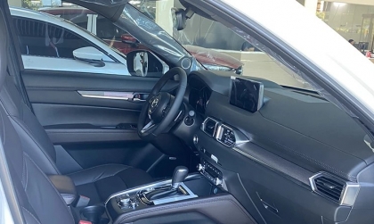 Các bác cho xin cách khắc phục tình trạng kêu ở tay nắm cửa xe Mazda CX-5 với ạ!