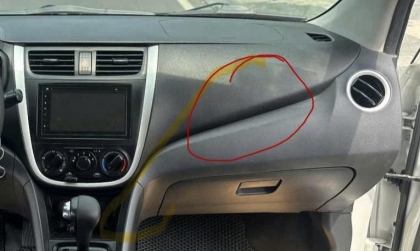 Làm sao xử lý được tiếng lọc cọc ở chỗ taplo ghế phụ xe Suzuki Celerio ạ?