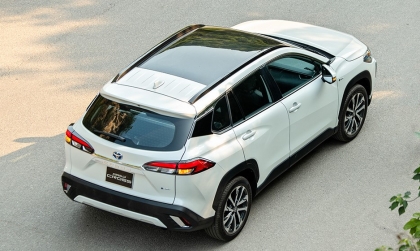 Làm sao mở cốp xe Corolla Cross khi hết điện bình?