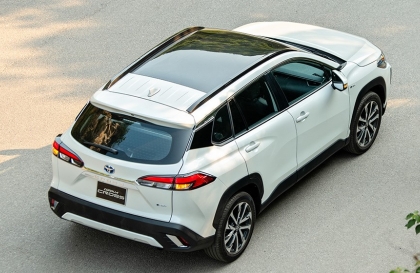 Làm sao mở cốp xe Corolla Cross khi hết điện bình?