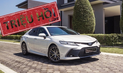 Toyota Việt Nam triệu hồi Camry do lỗi hệ thống camera