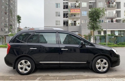 Kia Carens nổ máy có mùi khét là vấn đề gì?