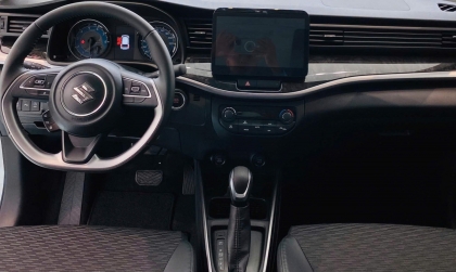 Xe Suzuki XL7 từ P sang D bị giật là sao?