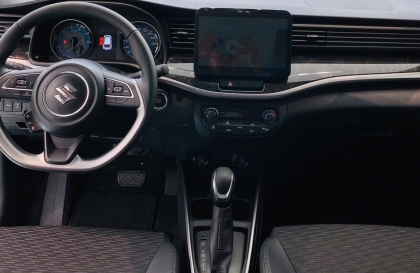 Xe Suzuki XL7 từ P sang D bị giật là sao?