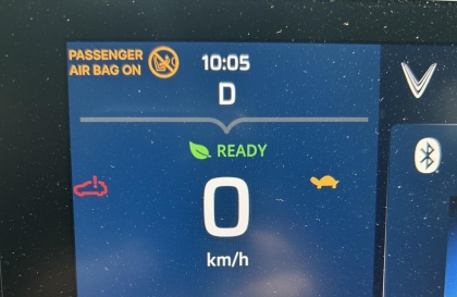 VinFast Limo Green hiện lỗi thế này là gì?