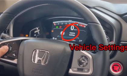 Làm sao để cài tự động khóa cửa trên Honda CR-V?