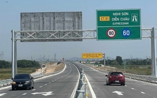 Kinh nghiệm lái xe trên đường nghỉ Tết Thống Nhất (P.4): Cách nhập đường cao tốc đúng cách và an toàn nhất