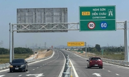 Kinh nghiệm lái xe trên đường nghỉ Tết Thống Nhất (P.4): Cách nhập đường cao tốc đúng cách và an toàn nhất