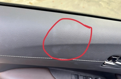 Vết ố trắng trong xe Corolla Cross có thể xóa được không?