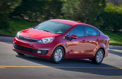 Kia Rio bị giật khi vào số lùi là sao?