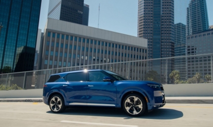 VinFast VF 9 được nhiều người dùng “săn đón” nhờ tổng ưu đãi trực tiếp lên tới 13% trong tháng 4