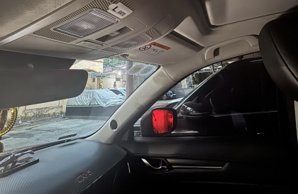 Nội thất của CX-5 cứ có tiếng kêu không biết từ đâu thế các bác nhỉ?