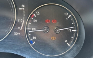 Mấy lỗi như thế này trên Mazda3 là sao nhỉ?