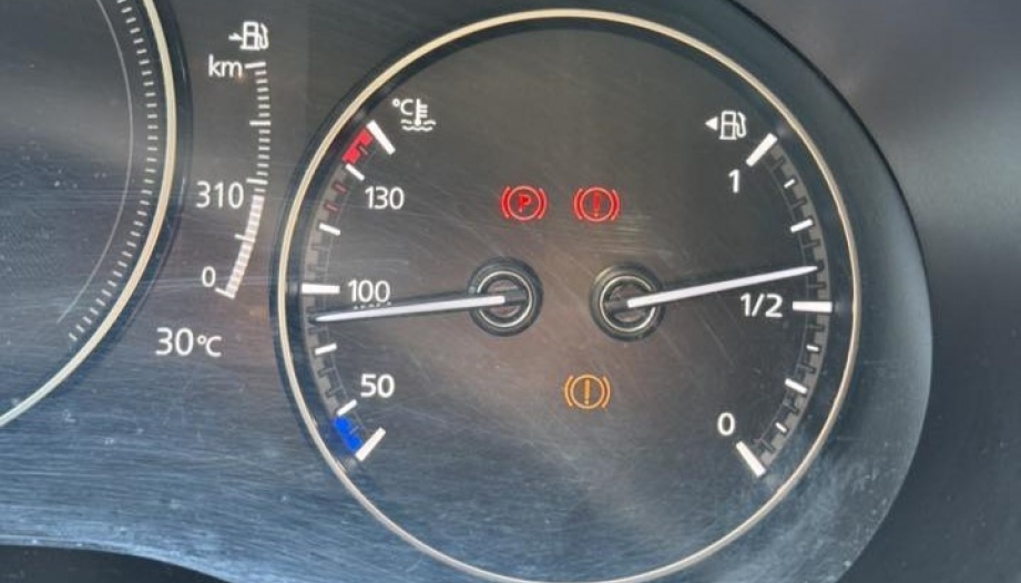 Mấy lỗi như thế này trên Mazda3 là sao nhỉ?