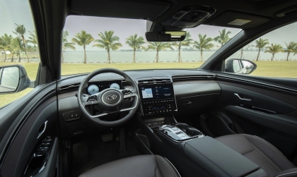 Các bác cho hỏi điều hòa Tucson sao lại bị nóng lạnh 2 bên?