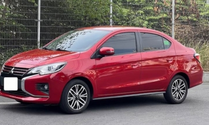 Mitsubishi Attrage nhấp nháy đèn báo khi ga lớn là bị sao?