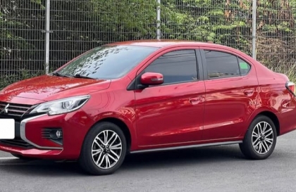 Mitsubishi Attrage nhấp nháy đèn báo khi ga lớn là bị sao?