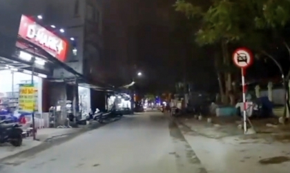 Ý thức giao thông: Chuyện đêm khuya - Khách bảo là phải nghe: Cứ đi đi, thoải mái, phạt anh chịu.