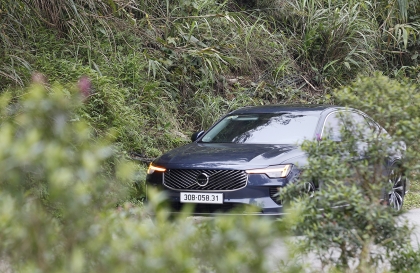 Volvo S90 T8 - Di sản Scandinavian trong Kỷ nguyên Số hoá