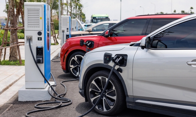 Bộ Công Thương cảnh báo nguy cơ quá tải lưới điện cục bộ do xe điện phát triển