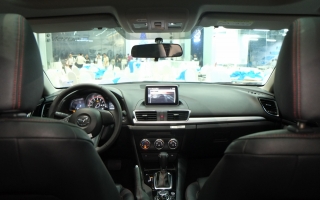 Mazda 3 có tiếng kêu i i khi đi trên 40 km/h không biết do vấn đề gì?
