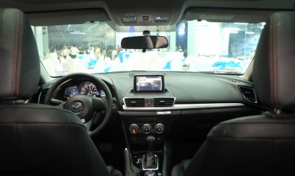 Mazda 3 có tiếng kêu i i khi đi trên 40 km/h không biết do vấn đề gì?