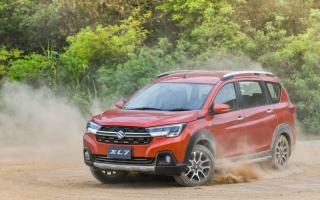 Suzuki XL7 phun nước rửa kính thế này có bị lỗi gì không?