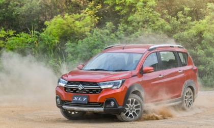Suzuki XL7 phun nước rửa kính thế này có bị lỗi gì không?