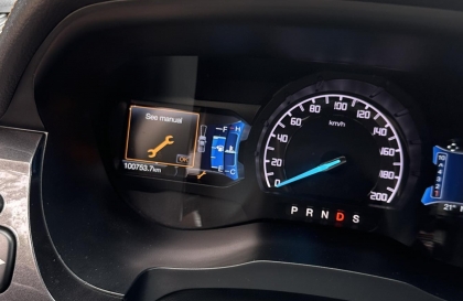 Xe Ford Everest báo lỗi trên đồng hồ thế này là bị sao thế ạ?