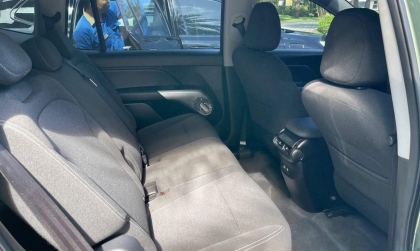 Các bác cho hỏi xe Limo green bị tiếng gió rít vào trong xe thì khắc phục sao?