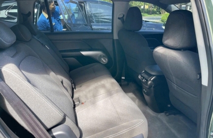 Các bác cho hỏi xe Limo green bị tiếng gió rít vào trong xe thì khắc phục sao?