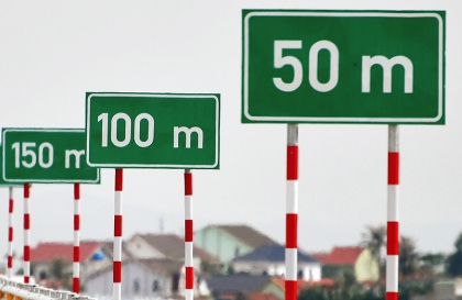 Kinh nghiệm lái xe trên đường nghỉ Tết Thống Nhất (P.5): Quy tắc 3 giây, cách xác định khoảng cách an toàn trên đường cao tốc