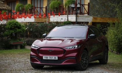 Ford Việt Nam giảm giá Mustang Mach-e còn 1,699 tỷ đồng