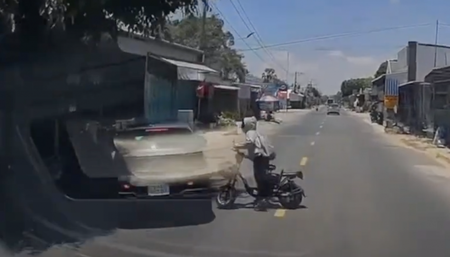 Clip TNGT: Ủng hộ đưa giáo dục An toàn Giao thông vào trường học (P.4)