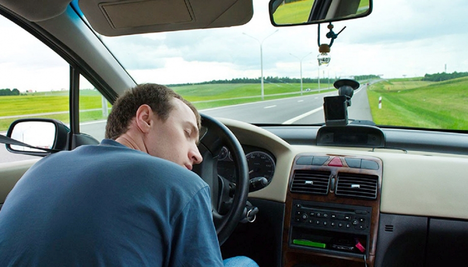 Kinh nghiệm lái xe trên đường nghỉ Tết Thống Nhất (P.8): Cách hết buồn ngủ khi lái xe