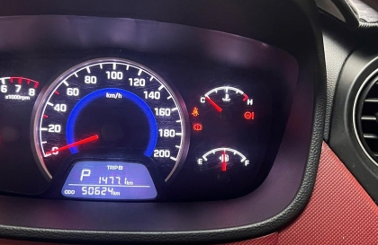 Đồng hồ Hyundai Grand i10 báo lỗi thế này có phải lỗi không?