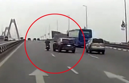 Clip TNGT: Thiếu kinh nghiệm tài xế Hyundai Creta gặp nạn với xe máy đi ẩu...