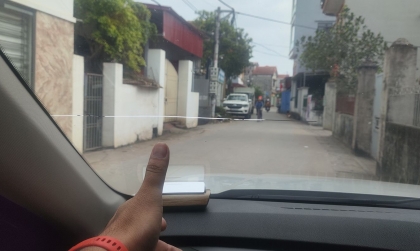 Mitsubishi Attrage bị nứt kính thế này có cách nào xử lý ngoài thay thế không?