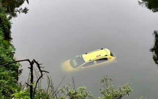 Clip TNGT: Đầu hè, chị chủ đã cho 